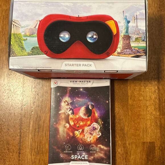 View Master Virtual Reality Starter Pack with Space - Picture 1 of 5